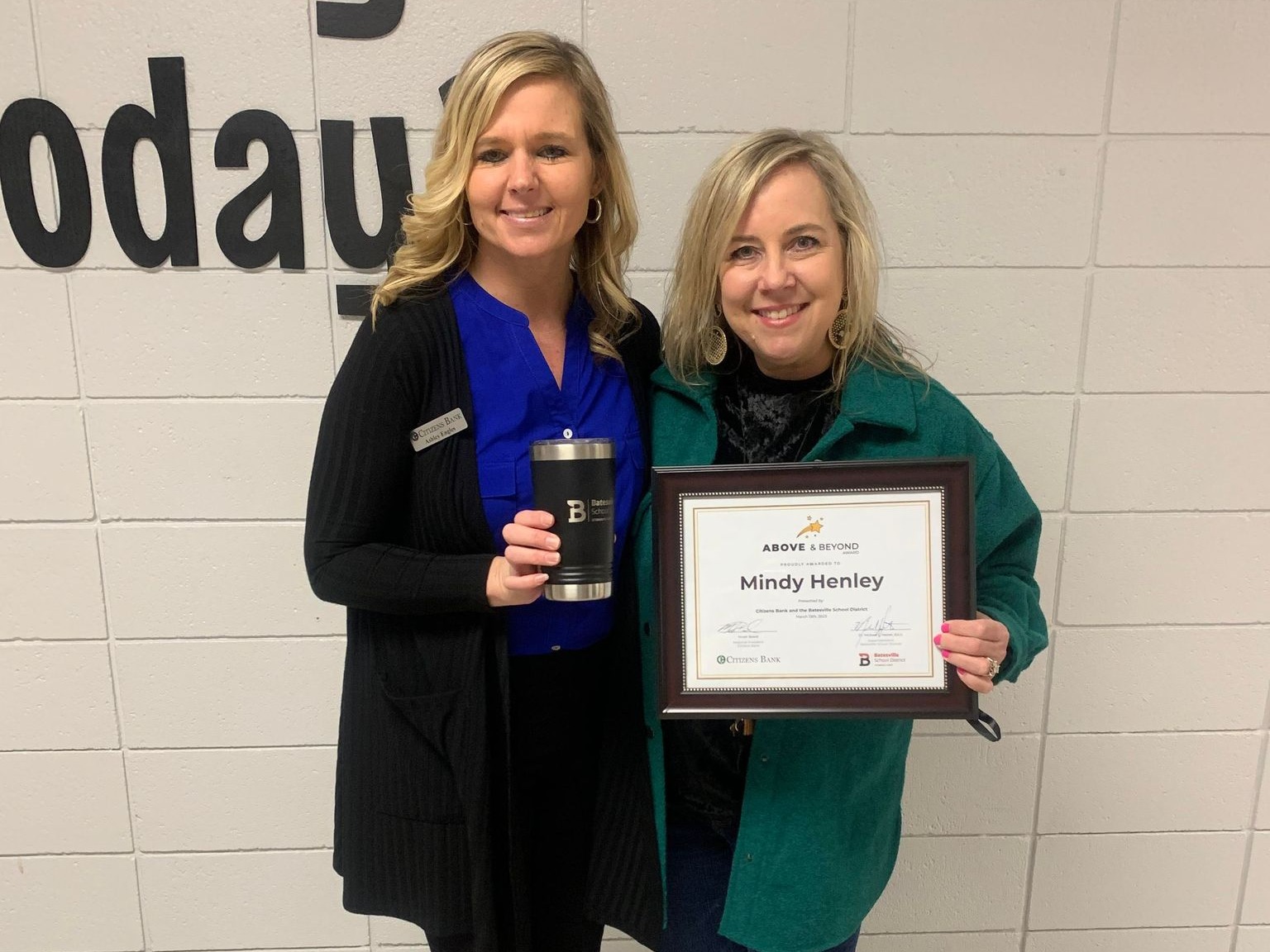 Citizens Bank, Batesville Schools honor Mindy Henley for going ‘Above & Beyond’